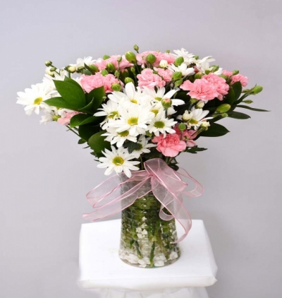 karışık mevsim buketi Çiçeği & Ürünü Vazoda Pembe Beyaz Aşk 