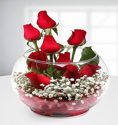 arajman pembe beyaz Çiçeği & Ürünü Fanus vazoda 9 adet gül  